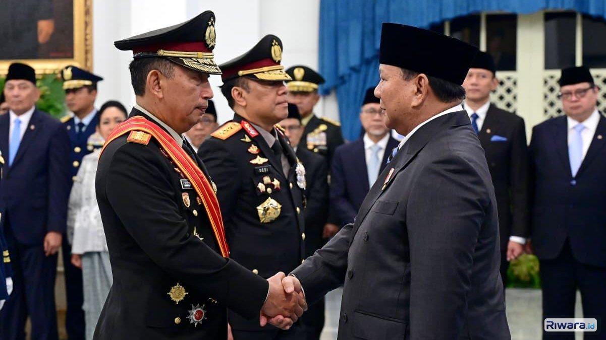 Presiden Prabowo anugerahkan Bintang Mahaputera kepada Jenderal Pol Listyo Sigit dan Komjen Pol Dedi Prasetyo